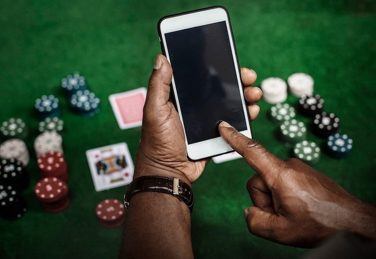 Antarmuka permainan Fortune Ox di aplikasi mobile petir gacor menampilkan gulungan slot dan kontrol taruhan